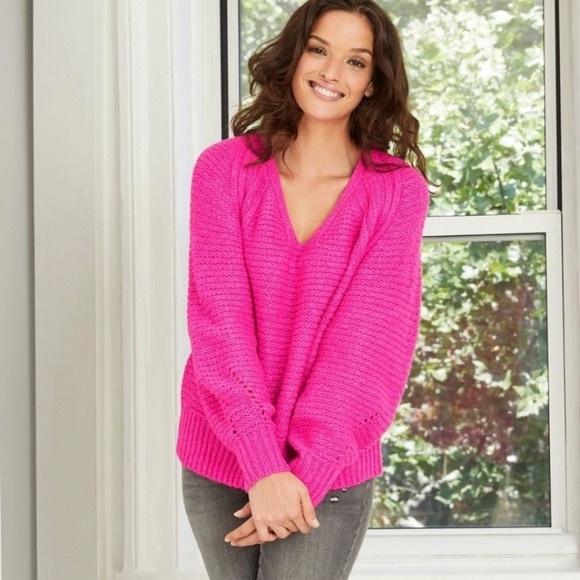 Universal Thread Sweaters - Universal Thread V Neck Balloon Sleeve Sweater